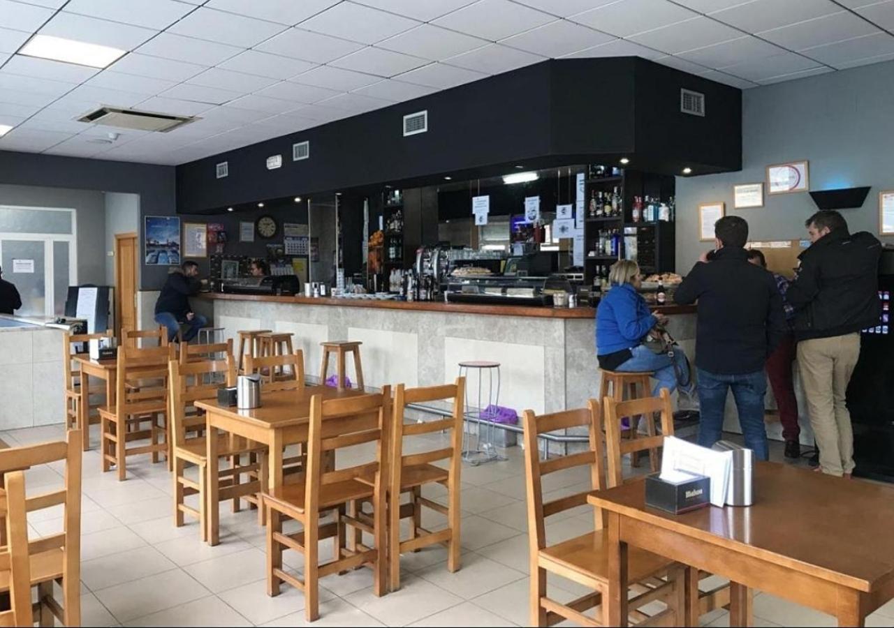 Hotel Avenida del Sotillo La Lastrilla Esterno foto