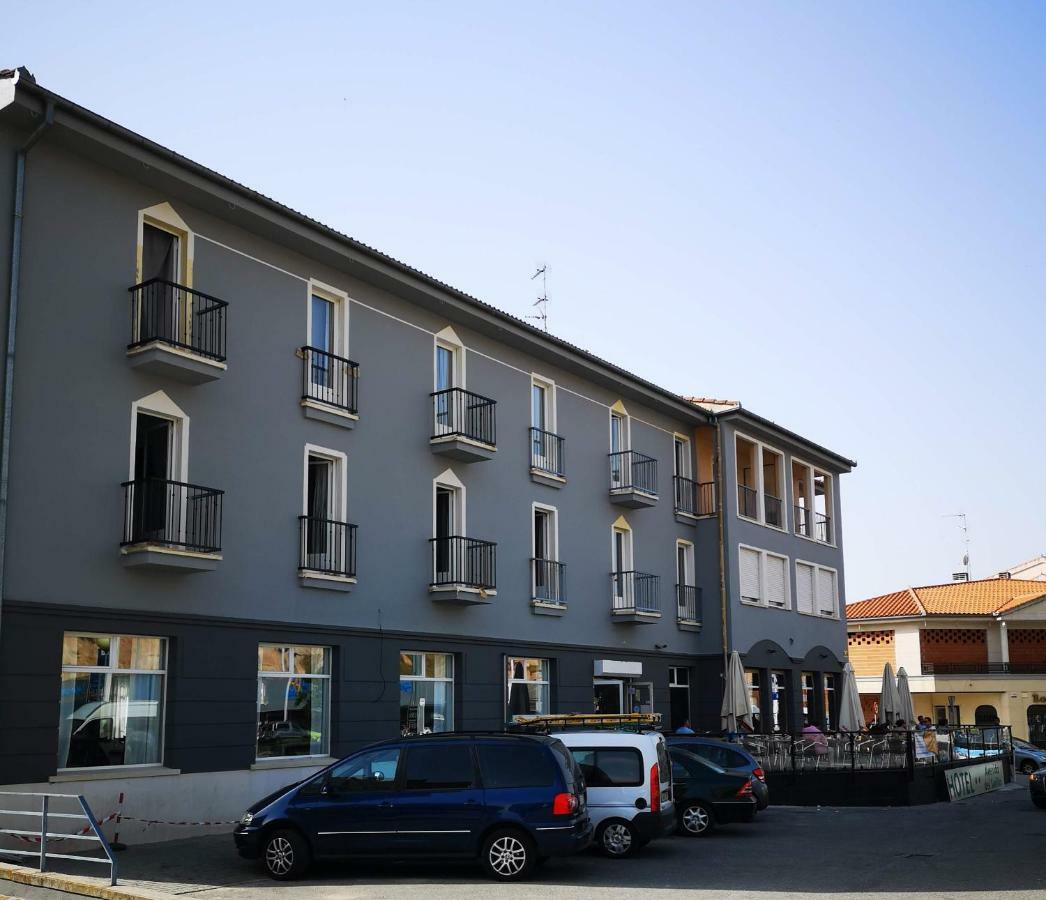 Hotel Avenida del Sotillo La Lastrilla Esterno foto